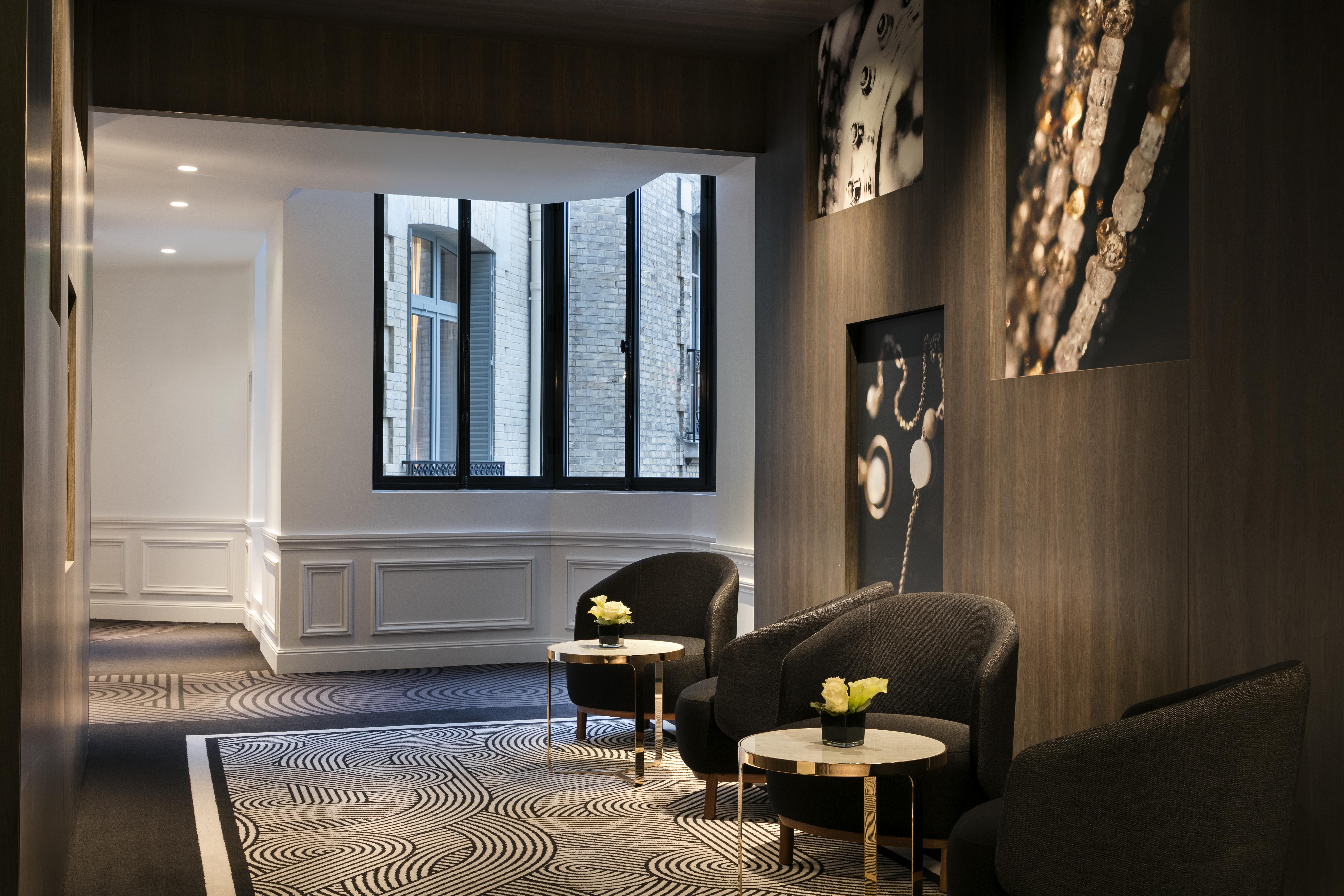 La Clef Champs-Elysees Paris By The Crest Collection Exteriér fotografie The hotel's lobby