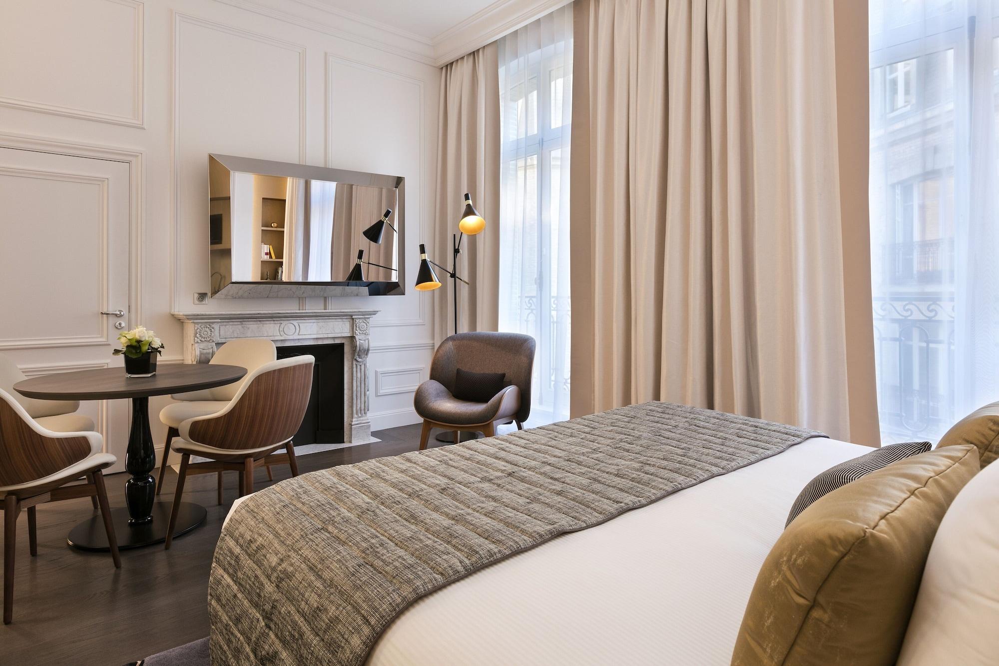 La Clef Champs-Elysees Paris By The Crest Collection Exteriér fotografie A room at the hotel