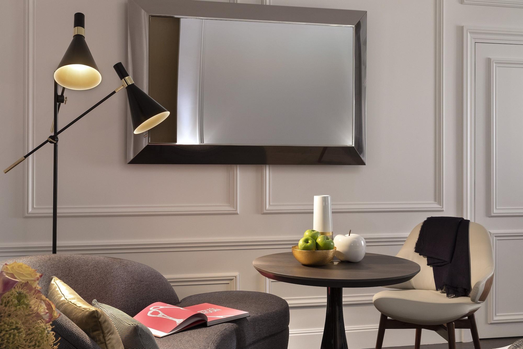 La Clef Champs-Elysees Paris By The Crest Collection Exteriér fotografie A mirror