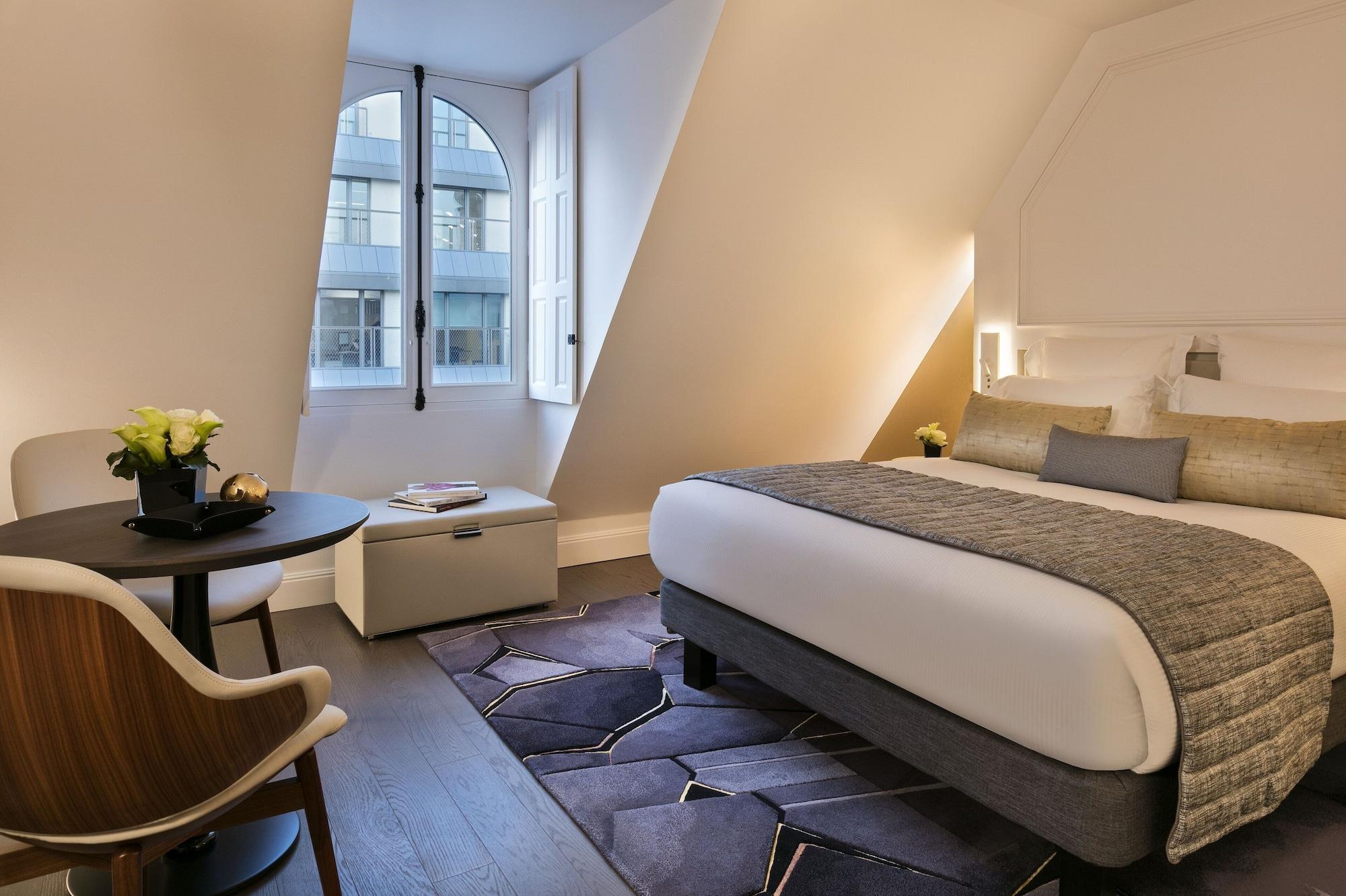 La Clef Champs-Elysees Paris By The Crest Collection Exteriér fotografie A room at the hotel