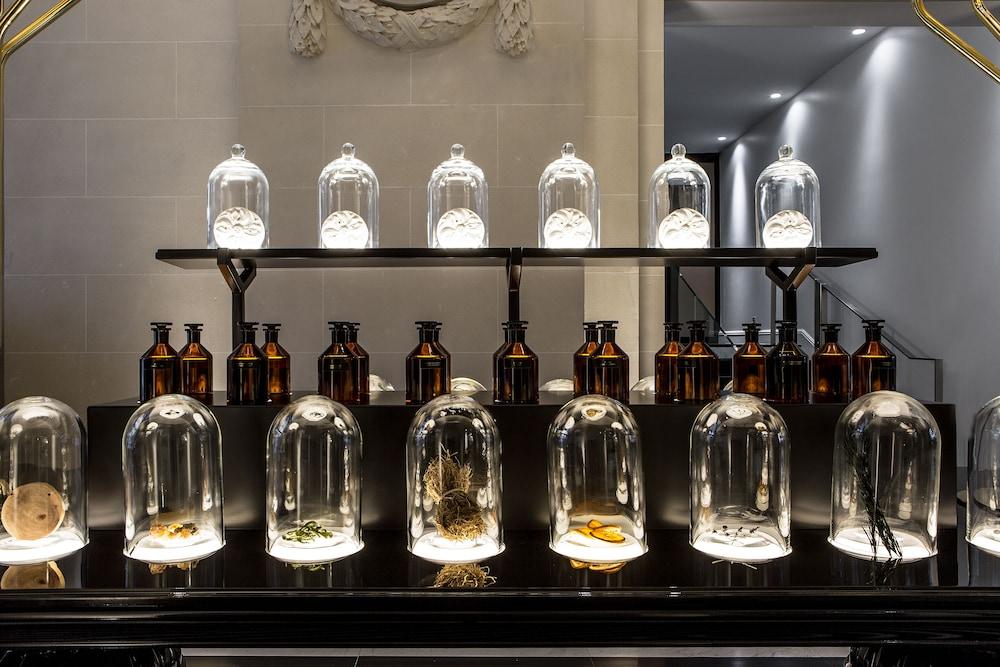 La Clef Champs-Elysees Paris By The Crest Collection Exteriér fotografie Ingredients of the perfume